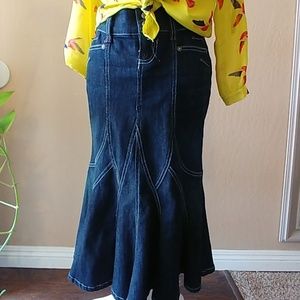 Donated🚨Mermaid dark denim skirt